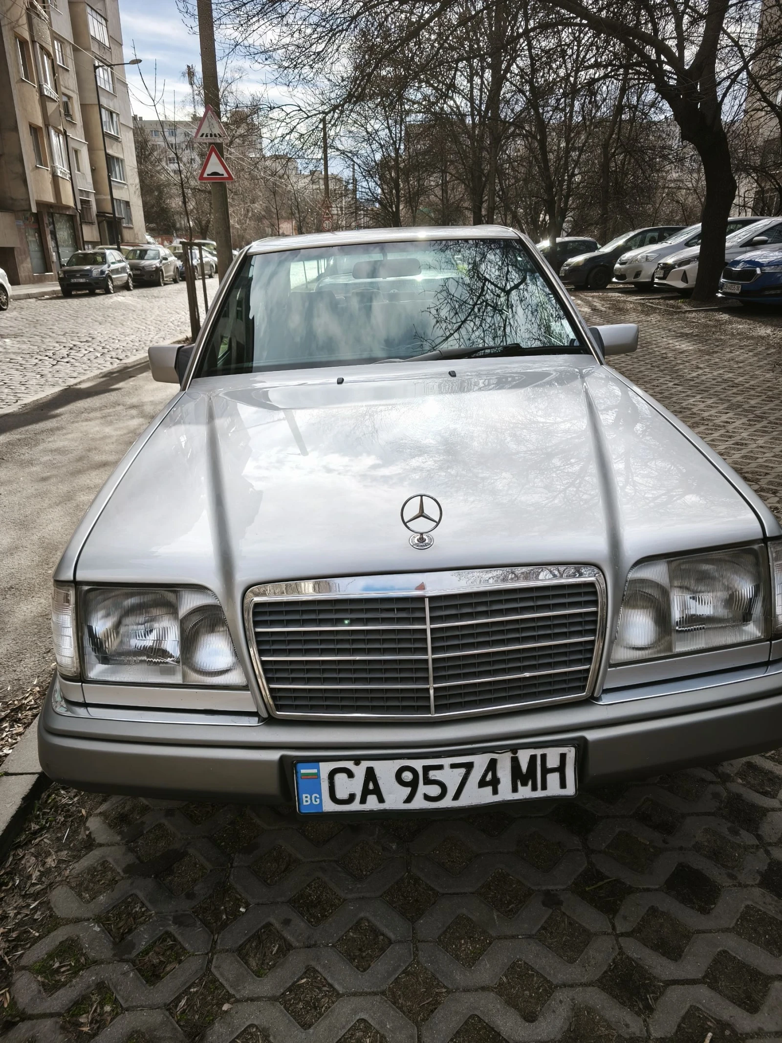 Mercedes-Benz 124, снимка 1