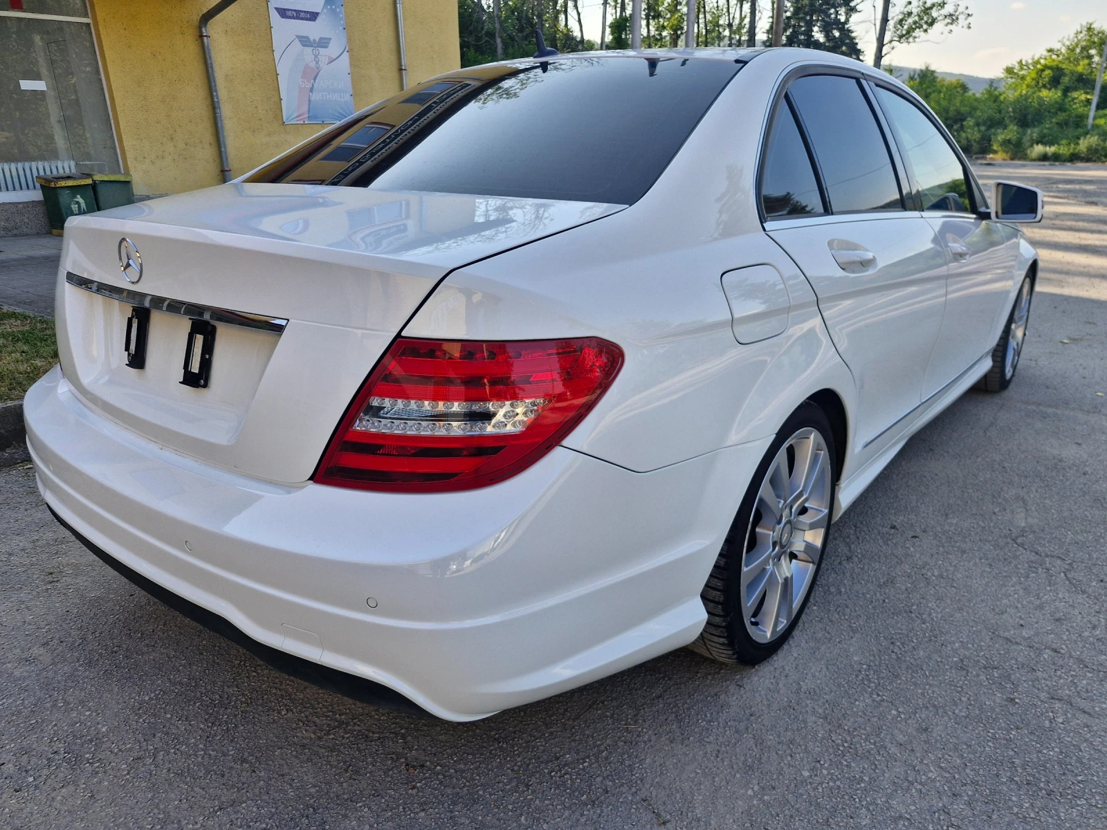 Mercedes-Benz C 220 204ps* NAVI* PDC* КОЖА* FACE* AMG* F1* TUV  - изображение 5