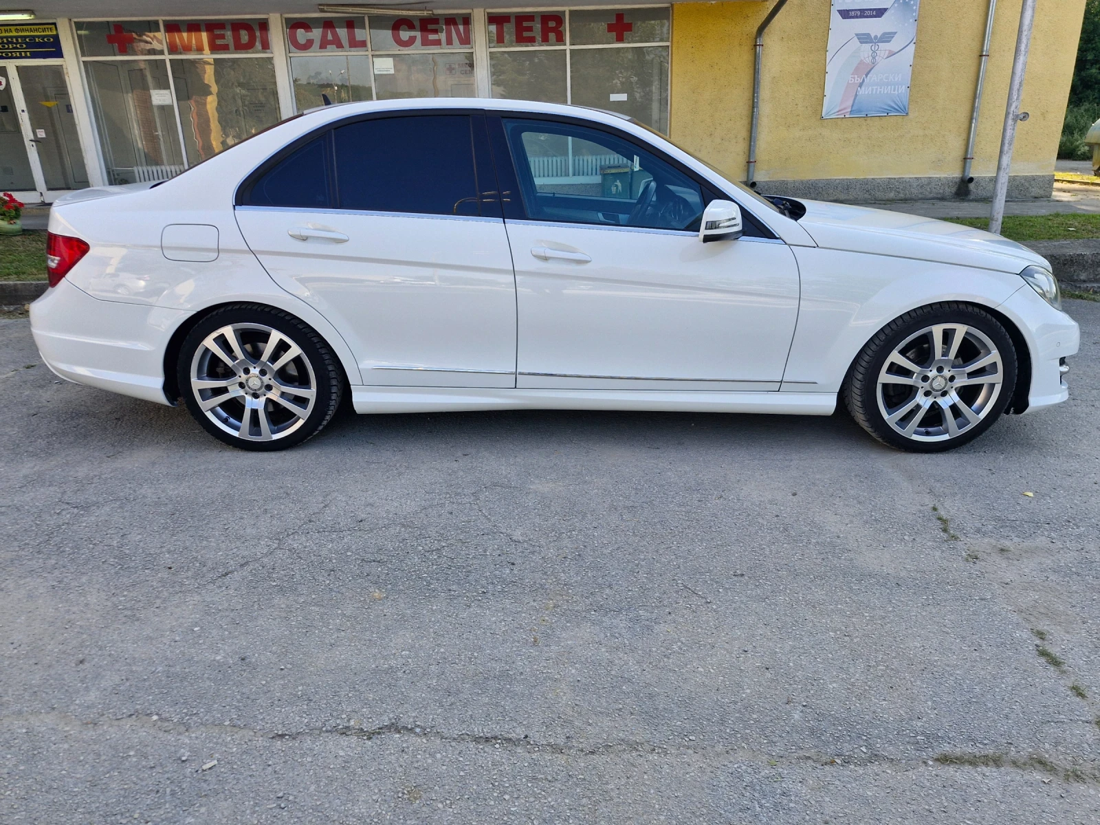 Mercedes-Benz C 220 204ps* NAVI* PDC* КОЖА* FACE* AMG* F1* TUV  - изображение 6