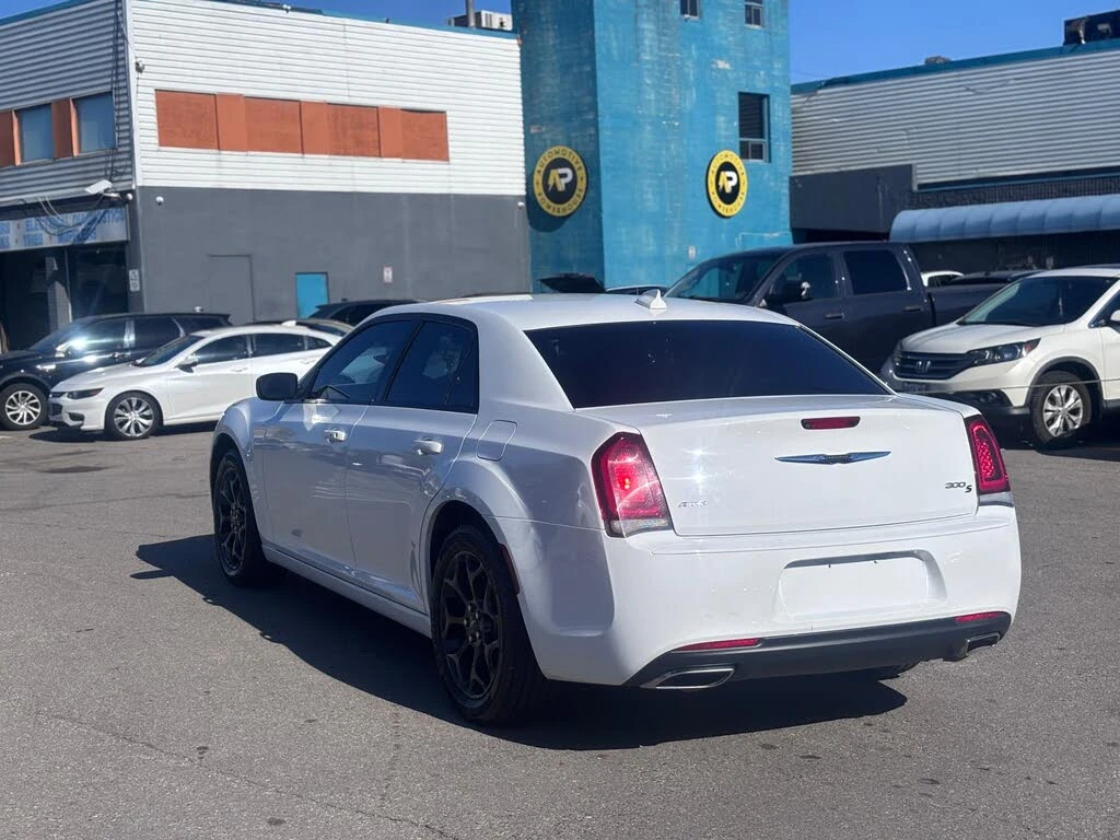 Chrysler 300c * АВТО КРЕДИТ* ЦЕНА ДО БГ * CARFAX *  - изображение 8