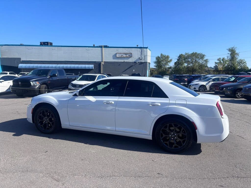 Chrysler 300c * АВТО КРЕДИТ* ЦЕНА ДО БГ * CARFAX *  - изображение 5