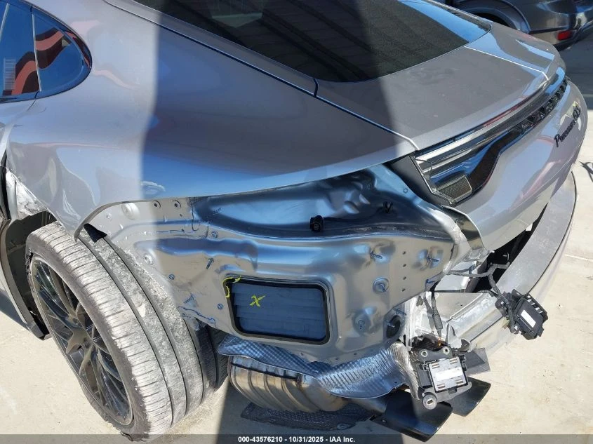 Porsche Panamera 4.0L V-8 DI, DOHC, VVT, TURBO, 473HP All Wheel | Mobile.bg   4