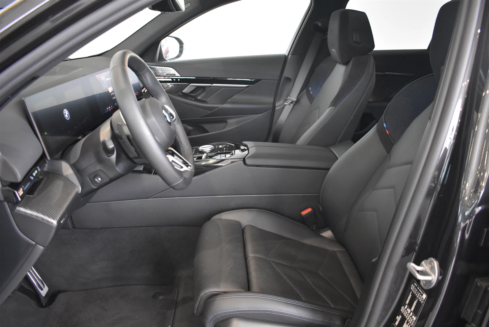 BMW 540 xDrive - изображение 8