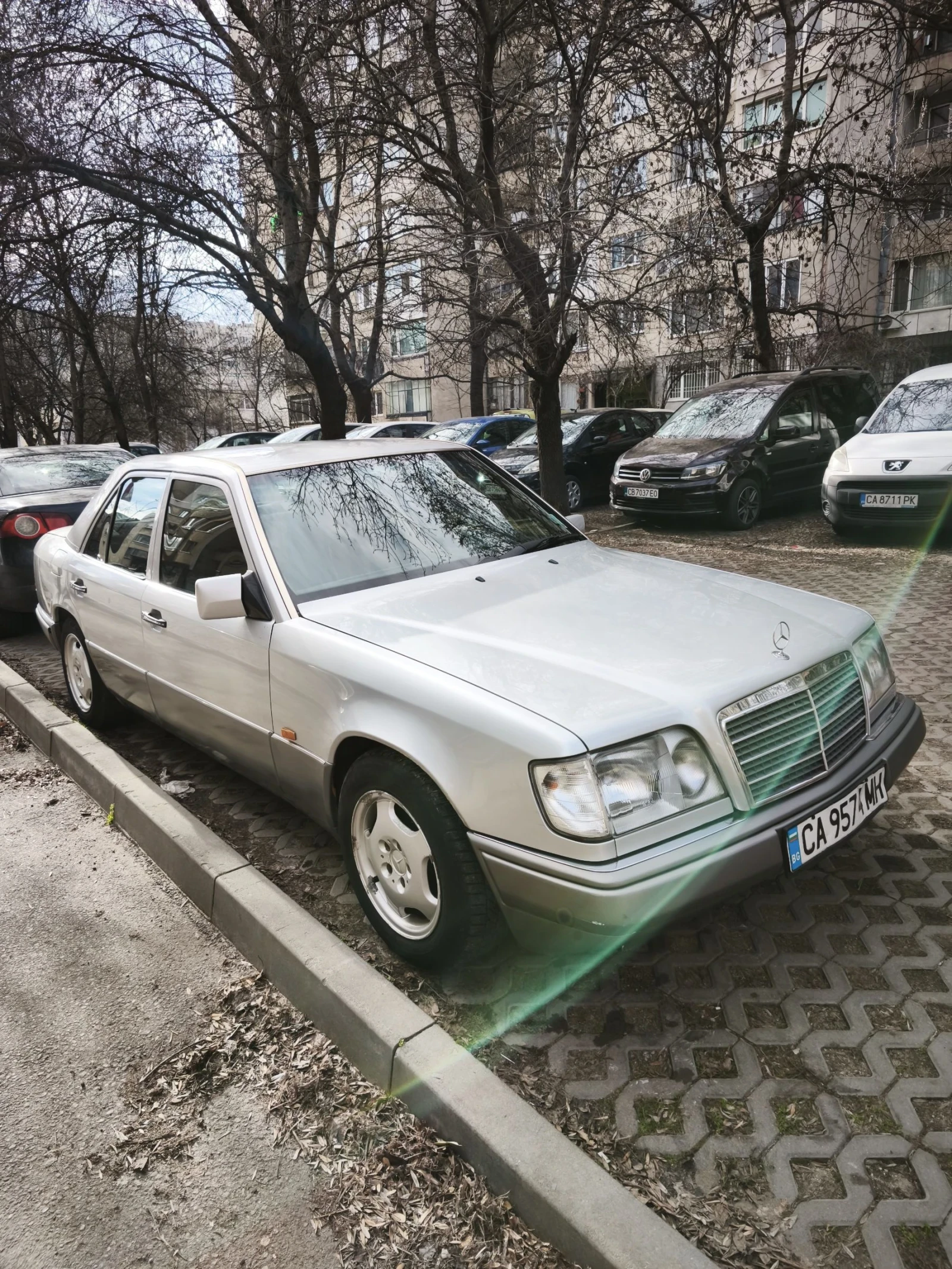 Mercedes-Benz 124  - изображение 5
