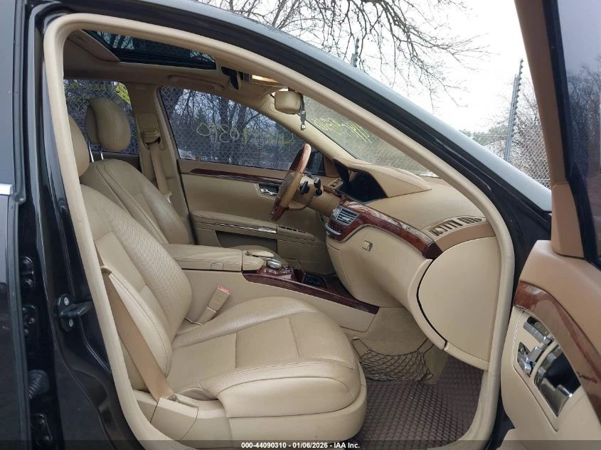 Mercedes-Benz S 500 2010 MERCEDES-BENZ S 550 4MATIC - изображение 10