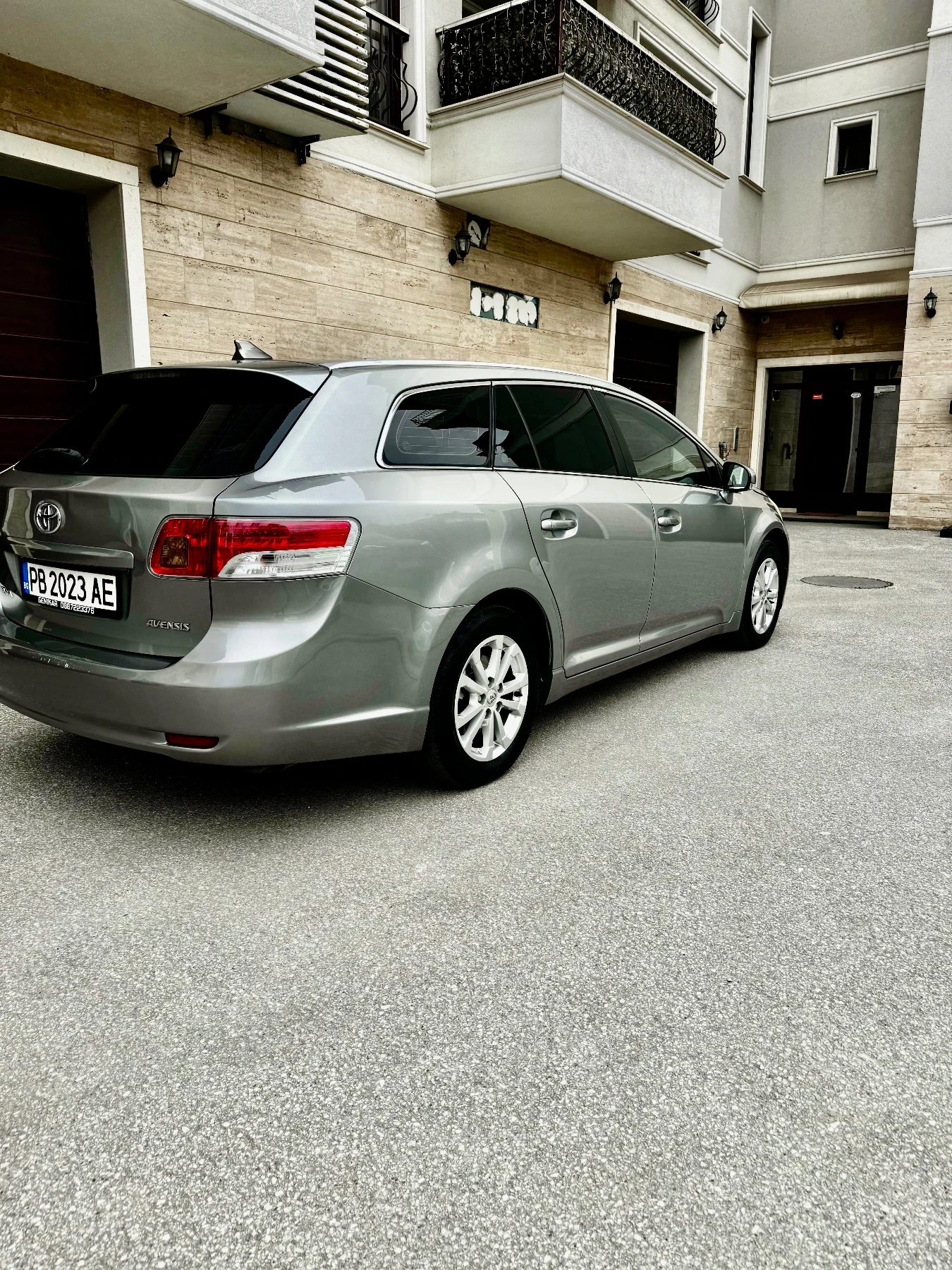 Toyota Avensis, снимка 6 - Автомобили и джипове - 53955215