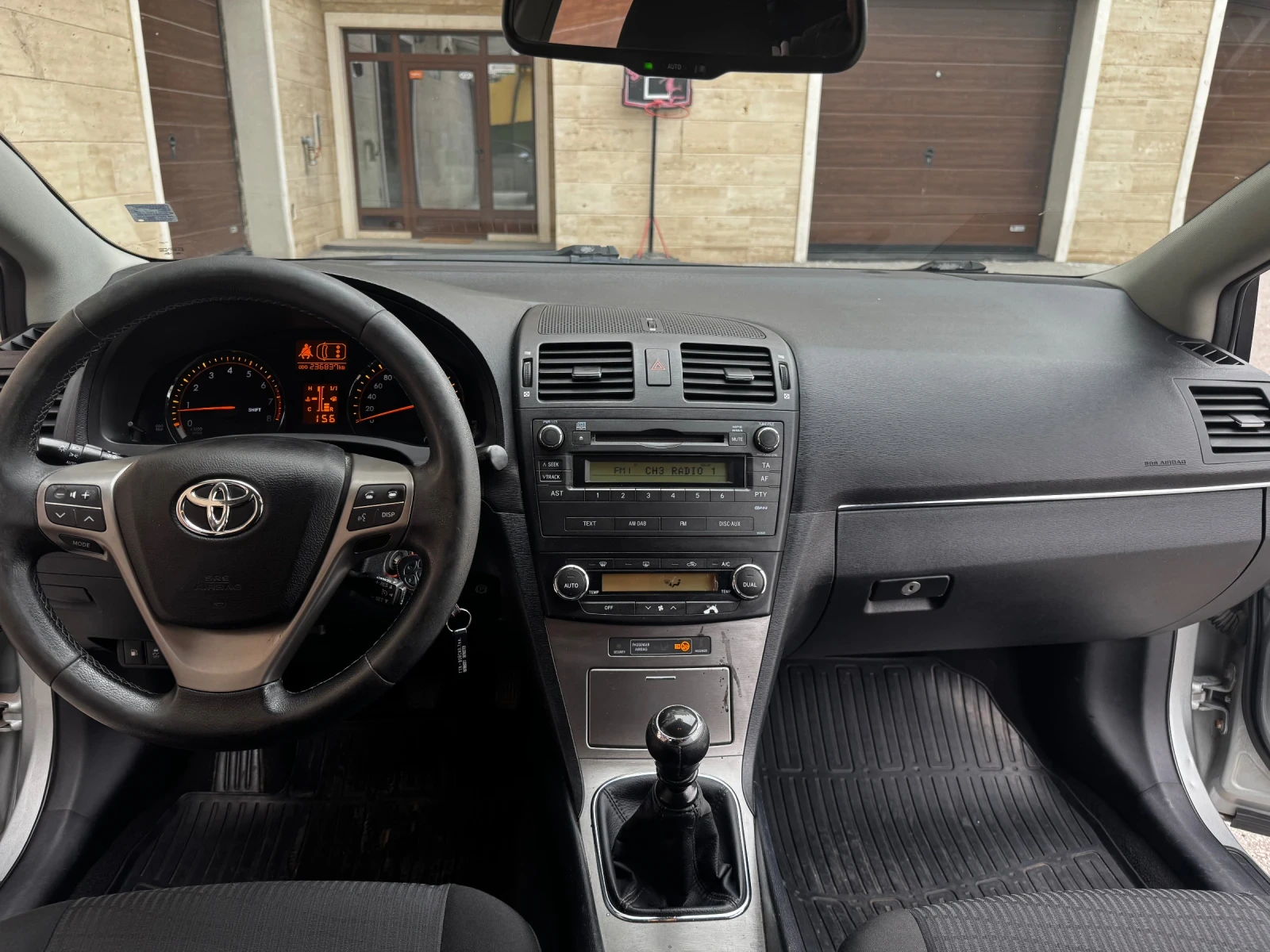 Toyota Avensis, снимка 12 - Автомобили и джипове - 53955215