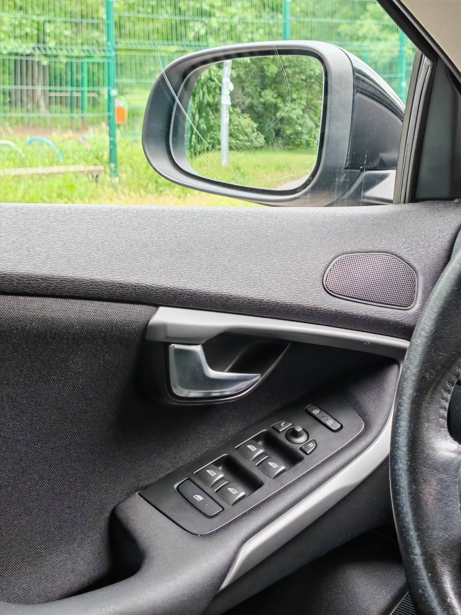 Volvo V40 2.0D 120к.с. Автоматик 2017г., снимка 14 - Автомобили и джипове - 54610724