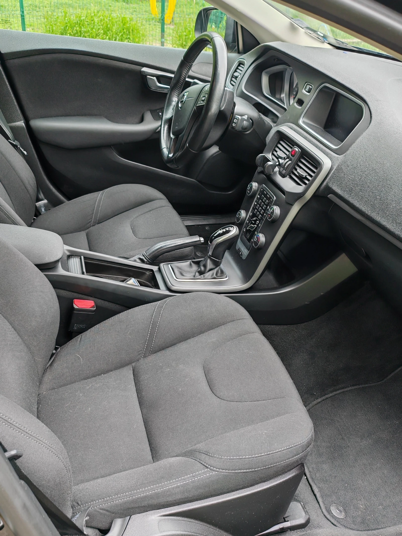 Volvo V40 2.0D 120к.с. Автоматик 2017г., снимка 10 - Автомобили и джипове - 54610724