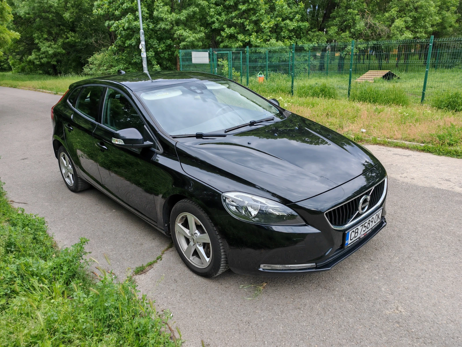 Volvo V40 2.0D 120к.с. Автоматик 2017г., снимка 4 - Автомобили и джипове - 54610724