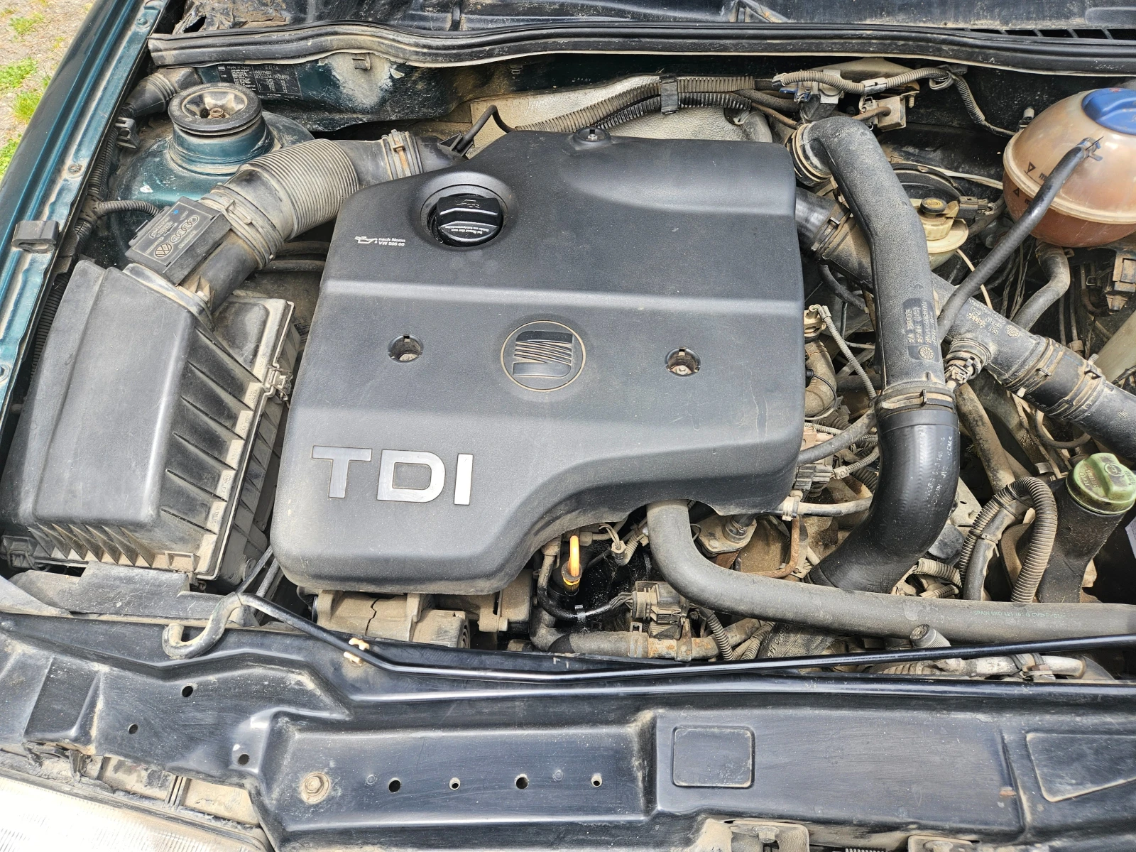 Seat Cordoba 1.9TDI+ КЛИМАТИК+ ЕЛ СТАКЛА+ ПЪЛЕН РЕЗЕРВОАР С НАФ, снимка 10 - Автомобили и джипове - 54681943