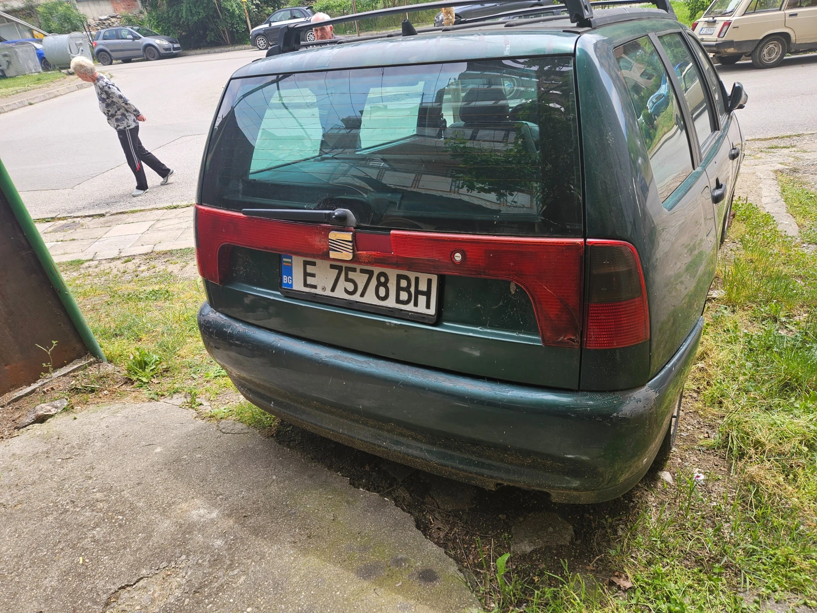 Seat Cordoba 1.9TDI+ КЛИМАТИК+ ЕЛ СТАКЛА+ ПЪЛЕН РЕЗЕРВОАР С НАФ, снимка 6 - Автомобили и джипове - 54681943