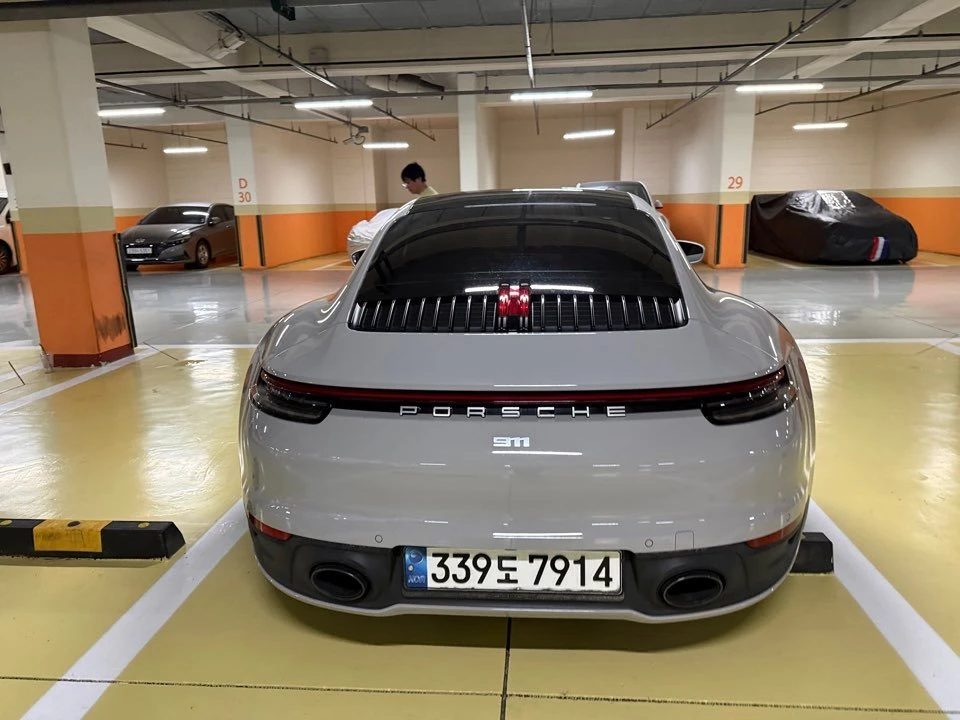 Porsche Carrera Carrera* KEYLESS* ПОДГРЕВ ВОЛАН* КРАЙНА ЦЕНА, снимка 3 - Автомобили и джипове - 55336516