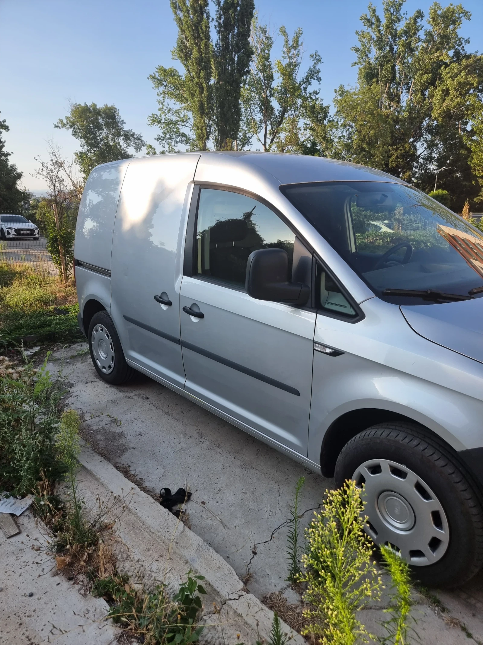 VW Caddy 1.6 Tdi klimatik , снимка 3 - Автомобили и джипове - 55338514