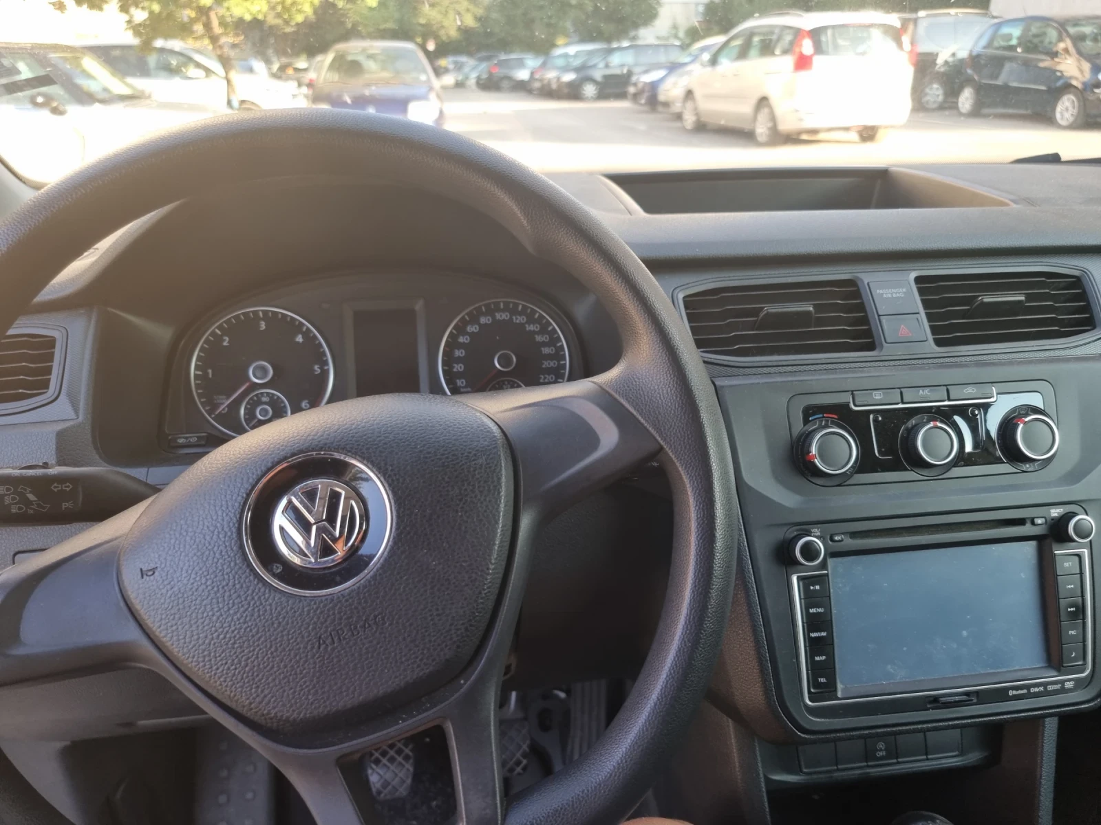 VW Caddy 1.6 Tdi klimatik , снимка 16 - Автомобили и джипове - 55338514