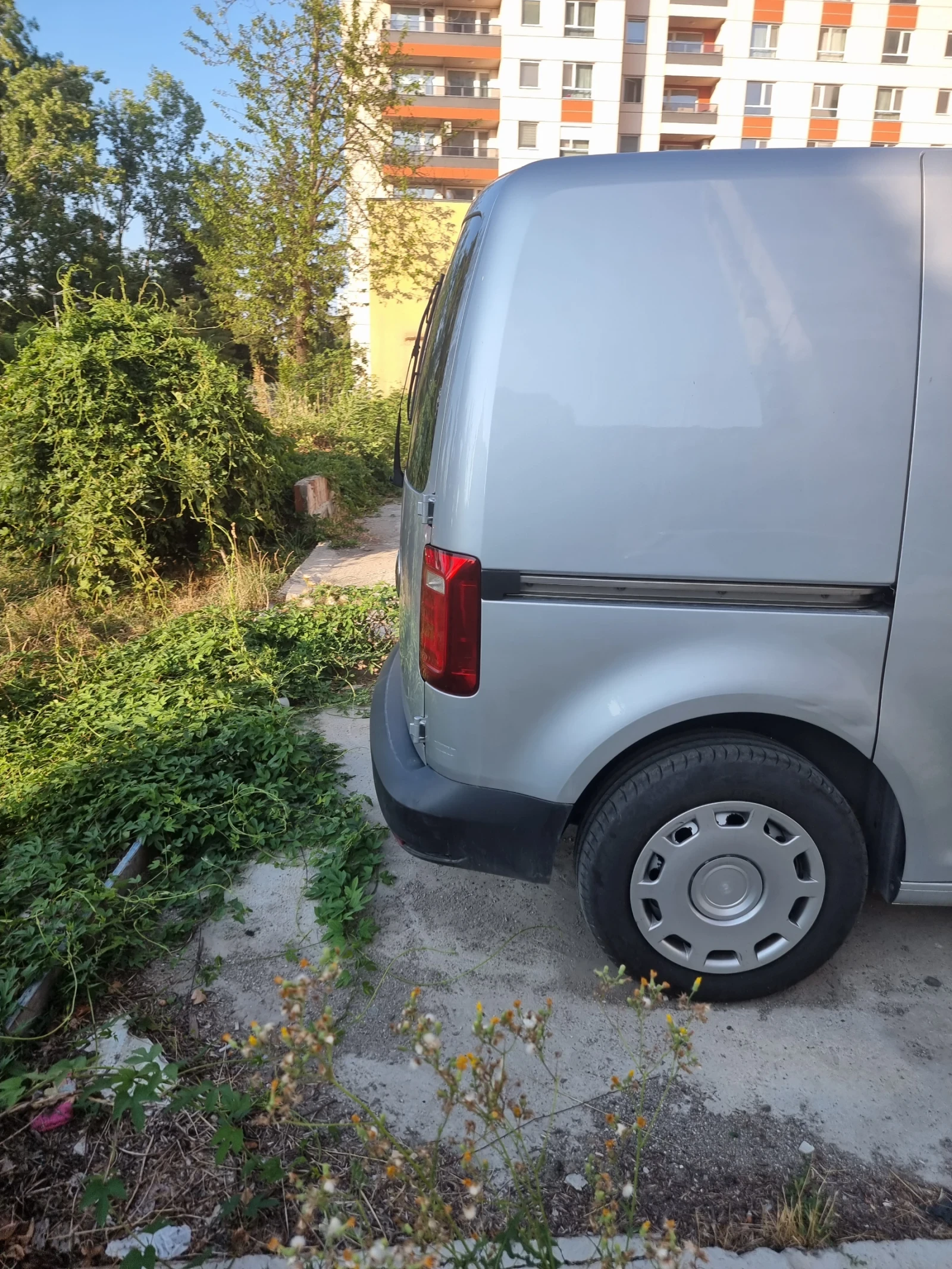 VW Caddy 1.6 Tdi klimatik , снимка 7 - Автомобили и джипове - 55338514