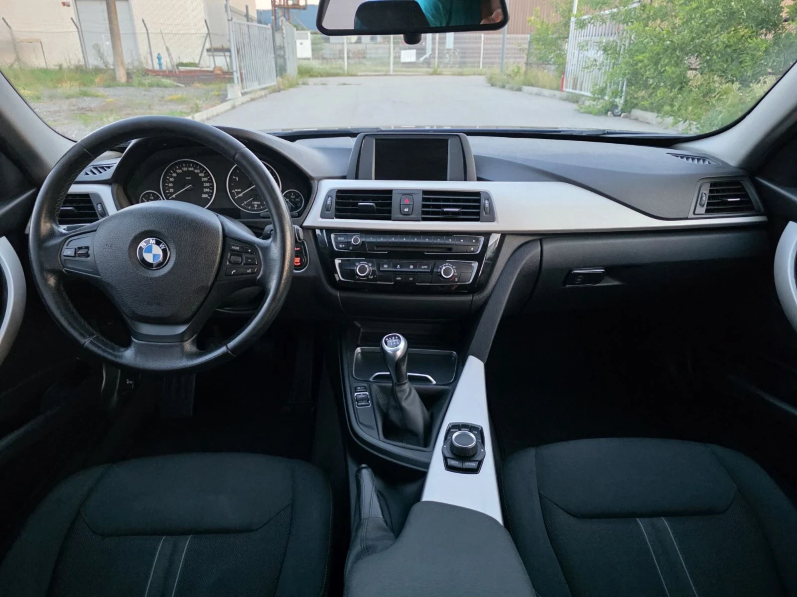 BMW 320, снимка 6 - Автомобили и джипове - 55417126