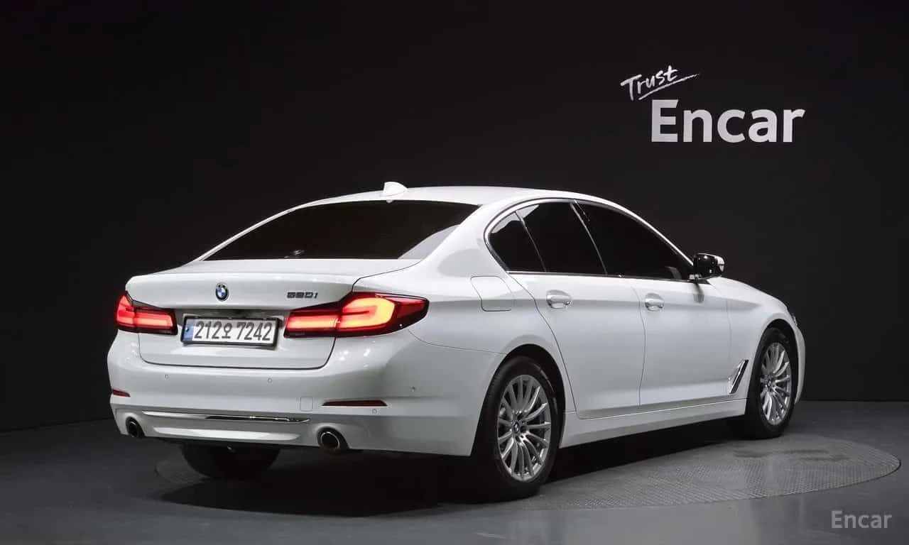 BMW 520 * Luxury * DISTRONIC * , снимка 2 - Автомобили и джипове - 55564834