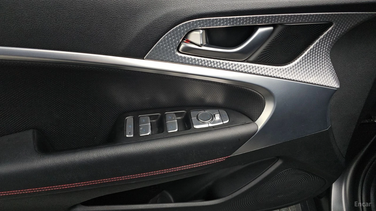 Genesis G70 2.0Т* 4WD* ПОДГРЕВ* ОБДУХВАНЕ* ПАНО* HUD* , снимка 16 - Автомобили и джипове - 55632306