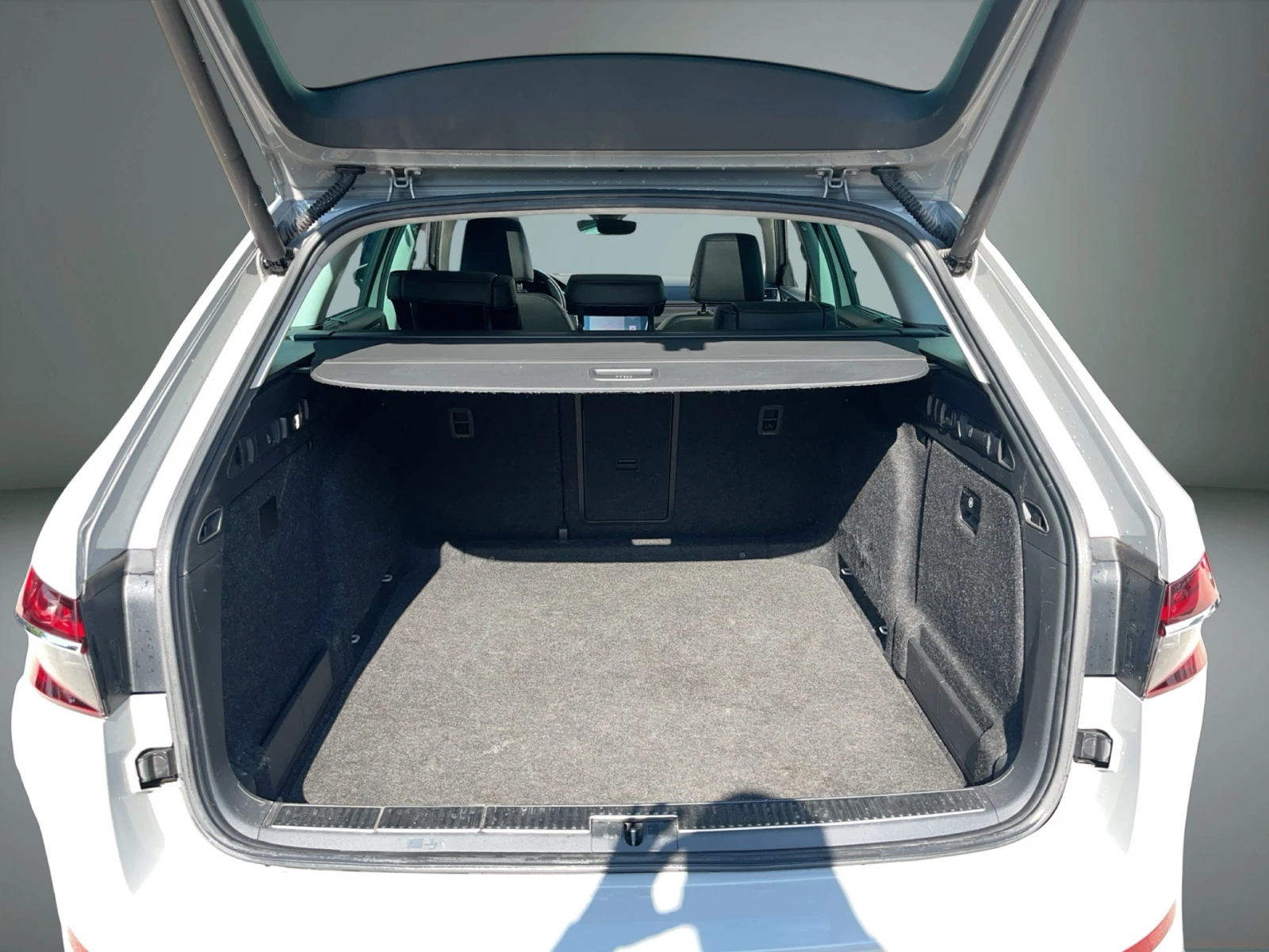 Skoda Superb 2, 0 TDI 7DSG 4X4, снимка 13 - Автомобили и джипове - 55665611