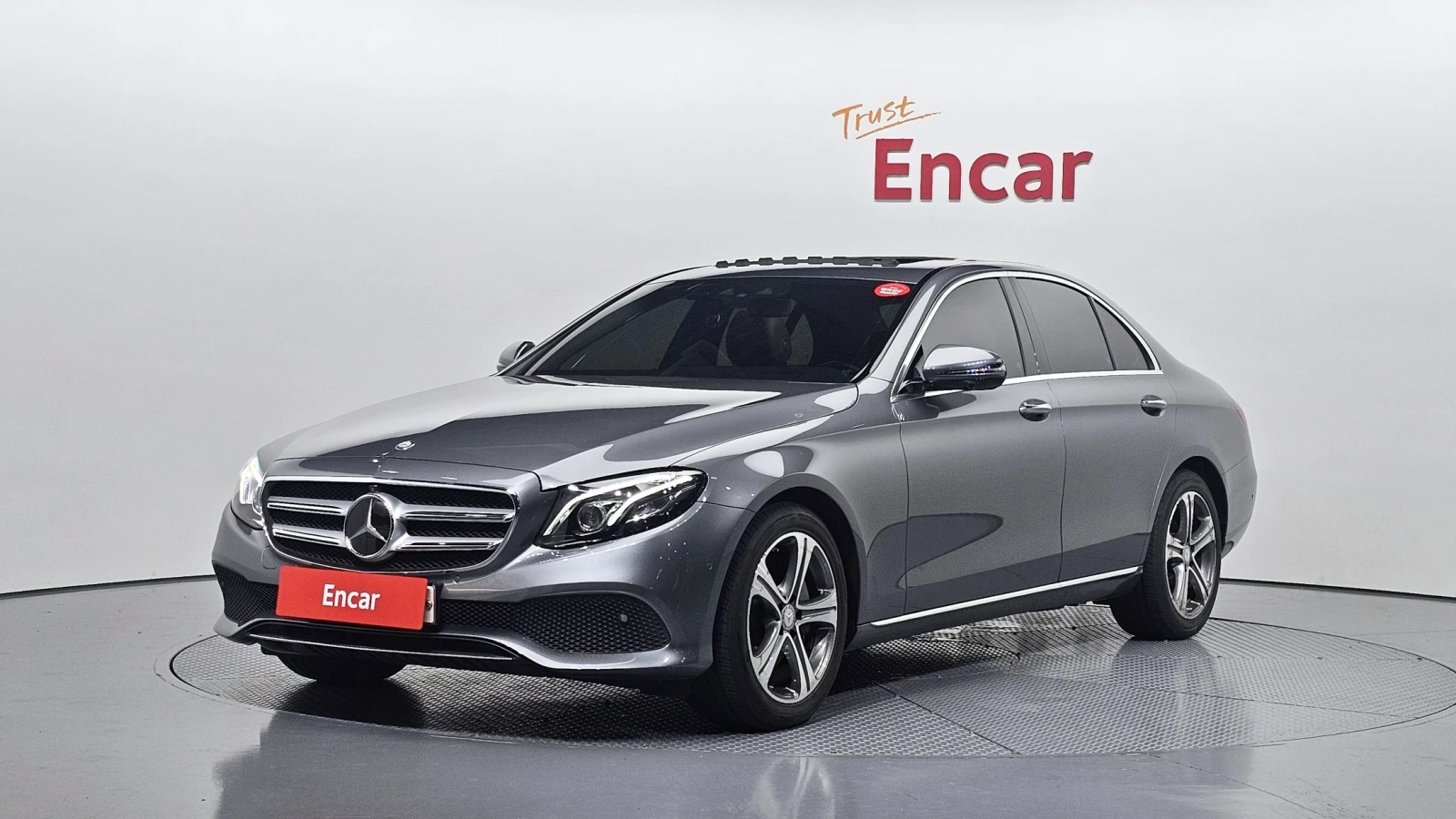 Mercedes-Benz E 300 2.0 4MATIC, FULL