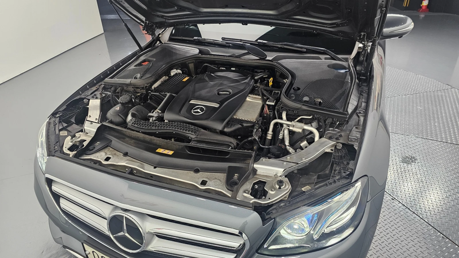 Mercedes-Benz E 300 2.0 4MATIC, FULL, снимка 5 - Автомобили и джипове - 55888830