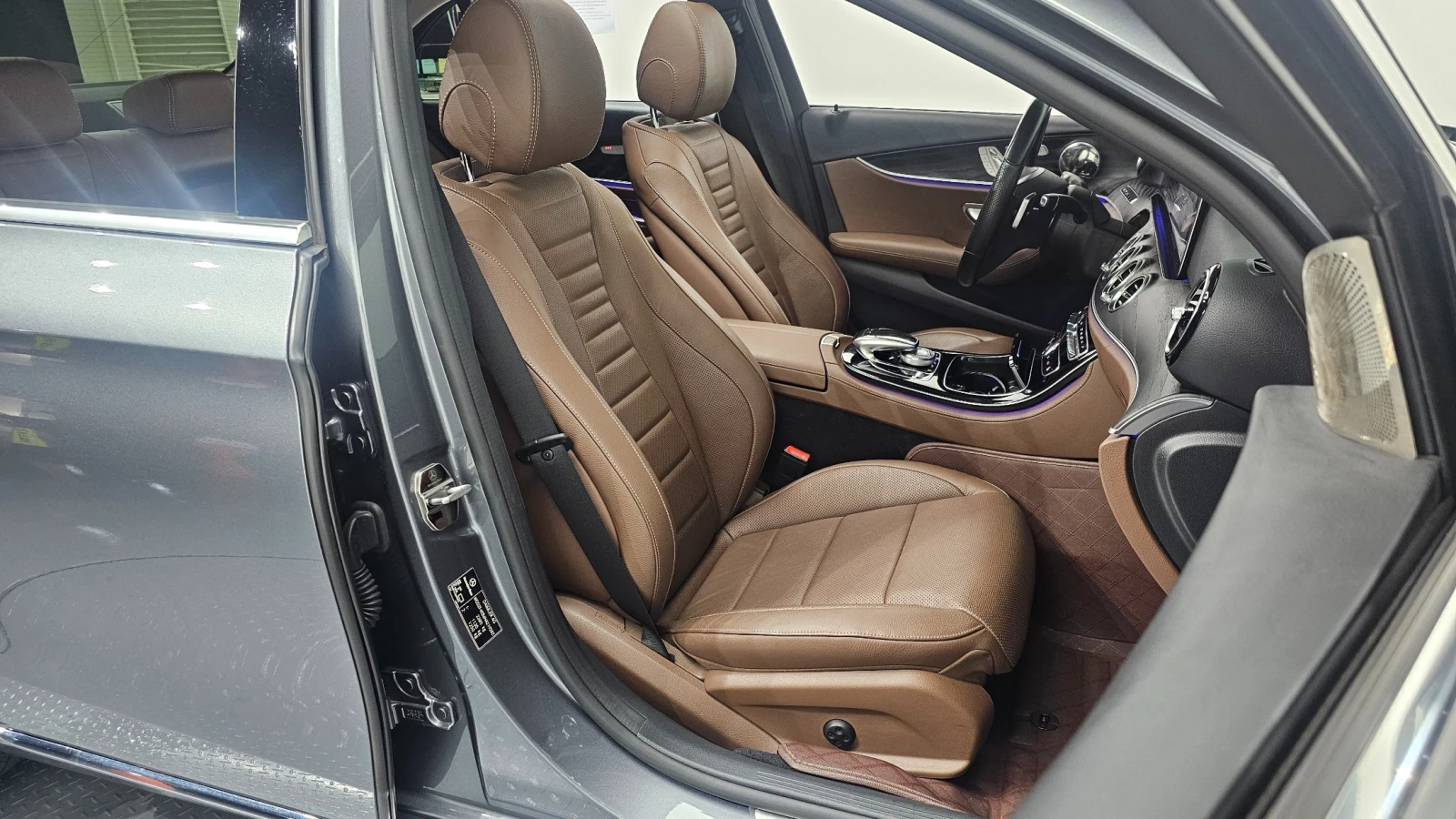 Mercedes-Benz E 300 2.0 4MATIC, FULL, снимка 10 - Автомобили и джипове - 55888830