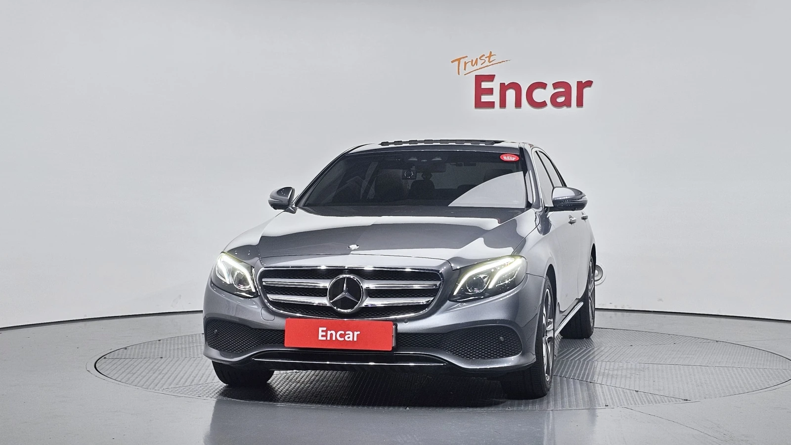 Mercedes-Benz E 300 2.0 4MATIC, FULL, снимка 3 - Автомобили и джипове - 55888830