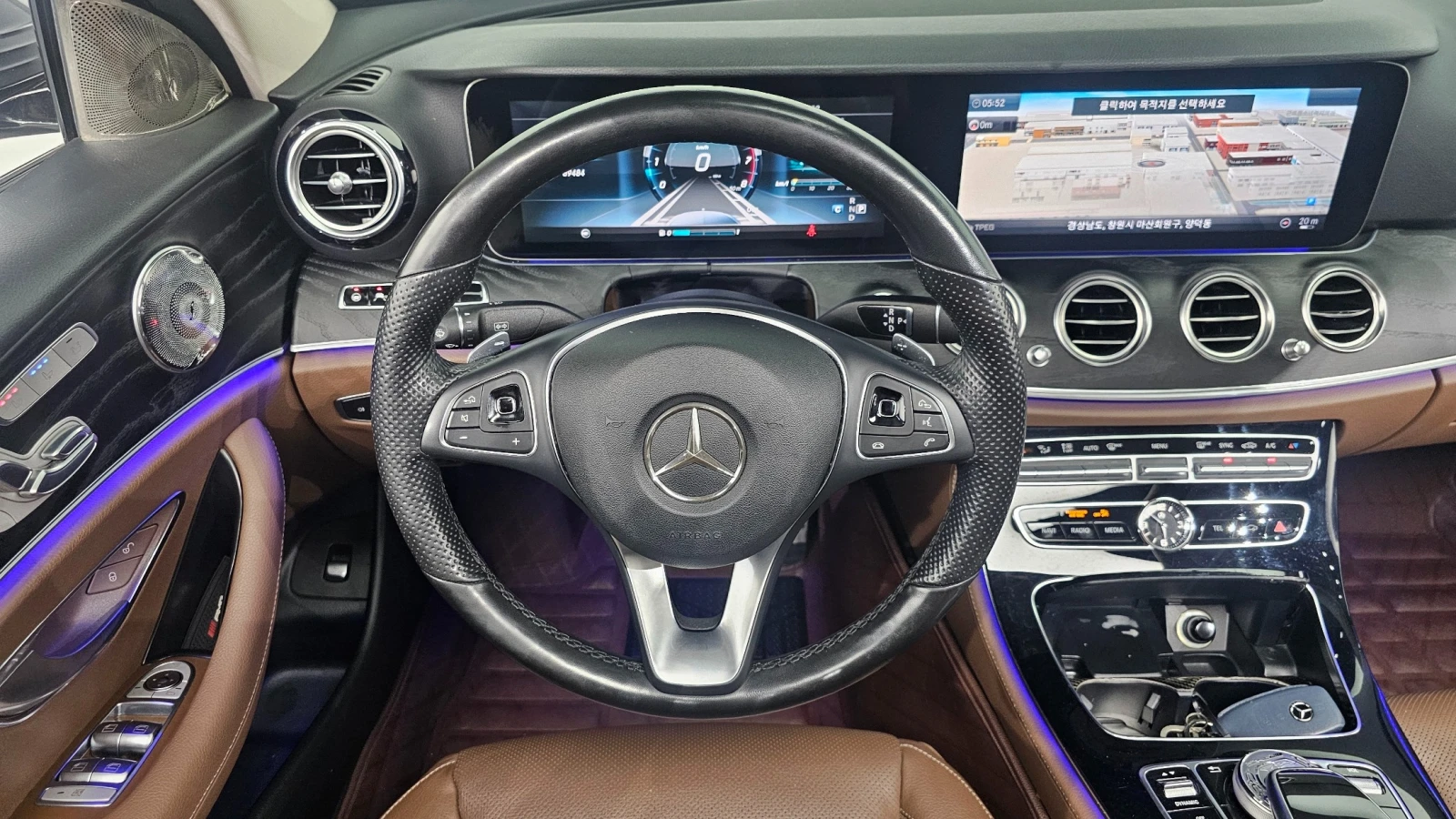 Mercedes-Benz E 300 2.0 4MATIC, FULL, снимка 11 - Автомобили и джипове - 55888830