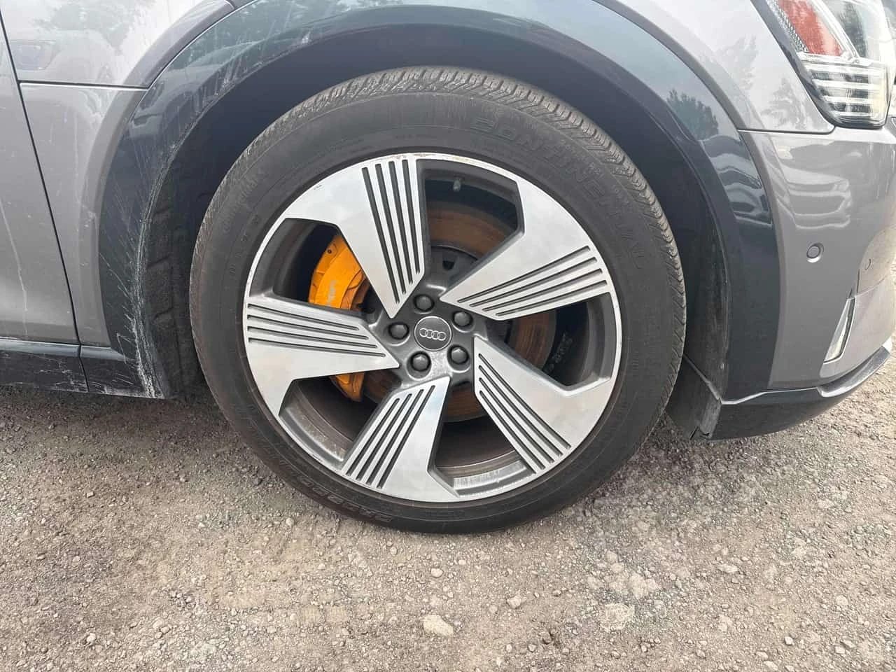 Audi E-Tron * Technik * CARFAX * ОПЦИЯ ЗА ФИНАНСИРАНЕ, снимка 7 - Автомобили и джипове - 56162418