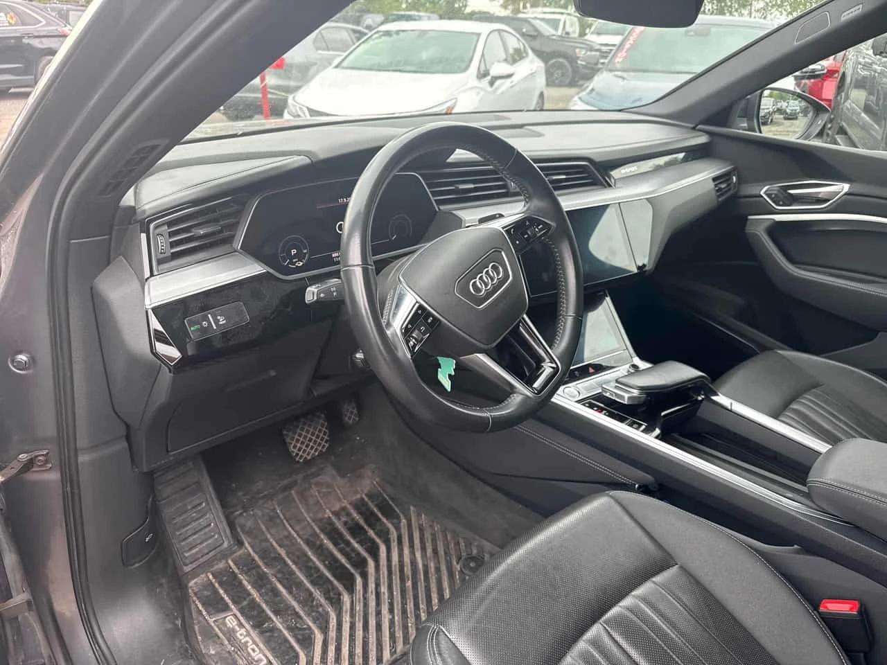 Audi E-Tron * Technik * CARFAX * ОПЦИЯ ЗА ФИНАНСИРАНЕ, снимка 5 - Автомобили и джипове - 56162418