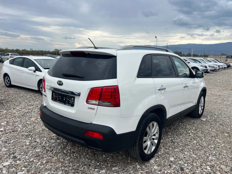 Kia Sorento 2.2 CRDI 4X4, снимка 5 - Автомобили и джипове - 47676136