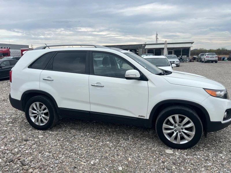 Kia Sorento 2.2 CRDI 4X4, снимка 4 - Автомобили и джипове - 47676136