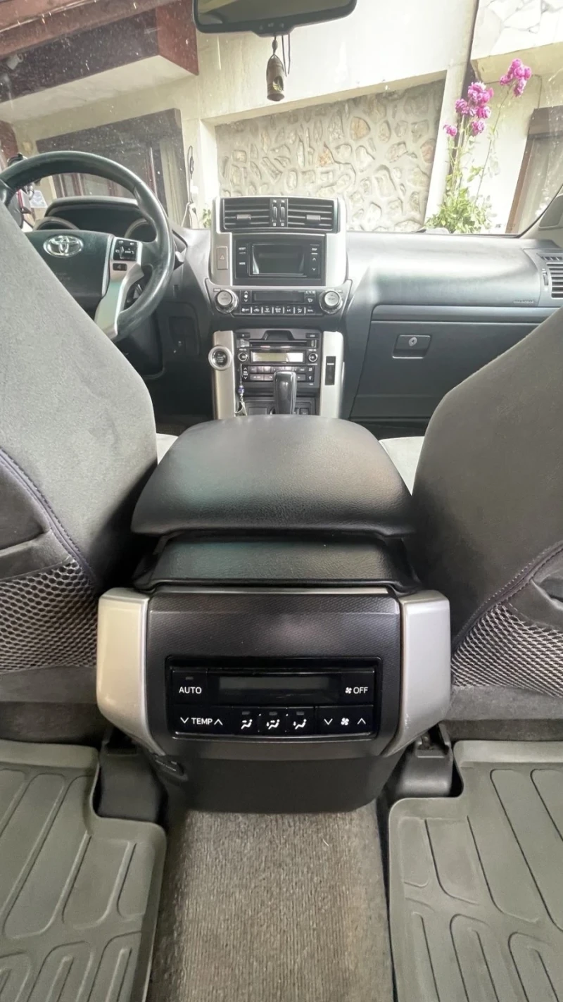 Toyota Land cruiser, снимка 10 - Автомобили и джипове - 53023379