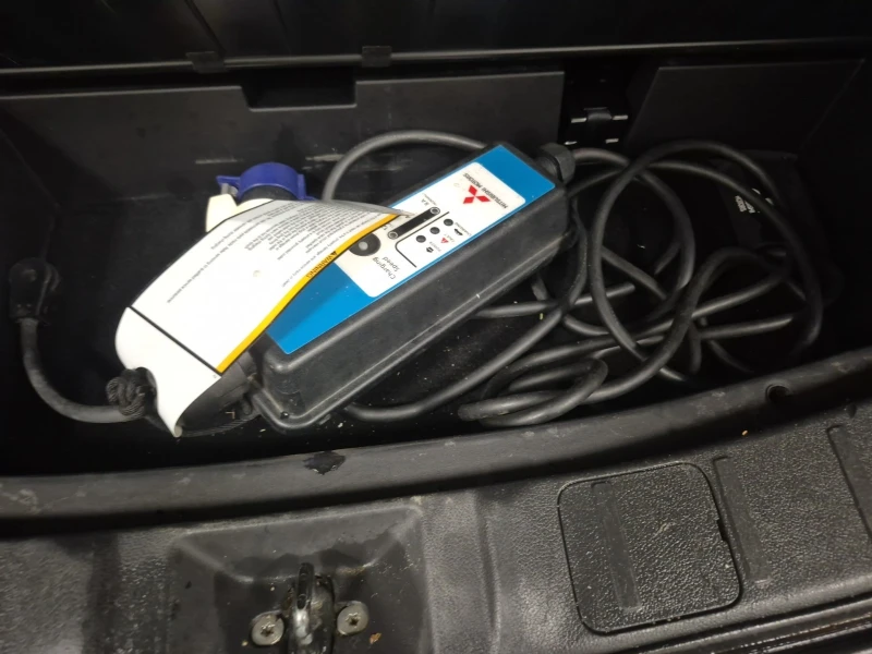 Mitsubishi Outlander PHEV GT * * CARFAX * * АВТО КРЕДИТ * * , снимка 12 - Автомобили и джипове - 53344995