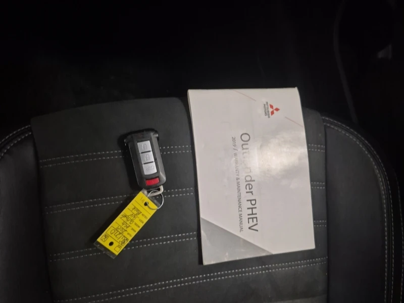 Mitsubishi Outlander PHEV GT * * CARFAX * * АВТО КРЕДИТ * * , снимка 11 - Автомобили и джипове - 53344995