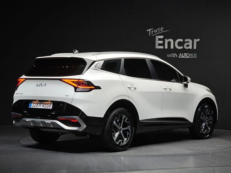 Kia Sportage Nobleless 2WD| 180к.с.| ВКЛ.ТЕХНОТЕСТ, снимка 2 - Автомобили и джипове - 55636363