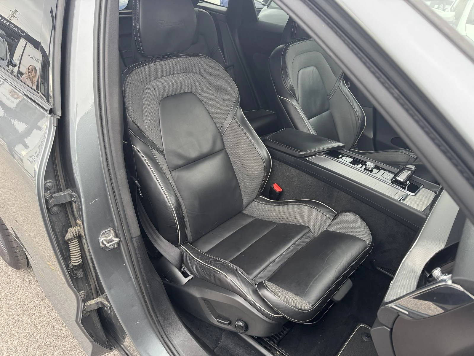 Volvo XC60 T5 R-Design - изображение 9