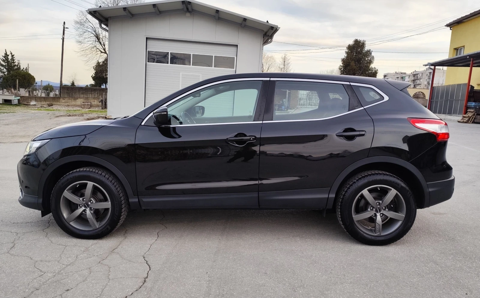 Nissan Qashqai 1.6DCI-4x4LED-NAVI-������-����������-EURO-6 | Mobile.bg � ����������� 4