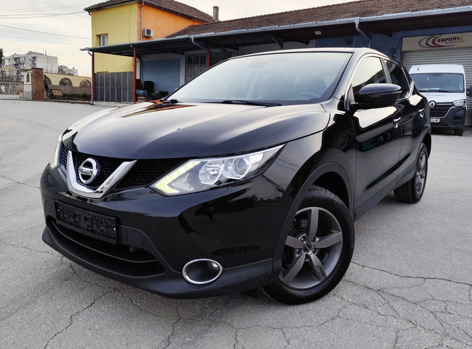 Nissan Qashqai 1.6DCI-4x4LED-NAVI-������-����������-EURO-6 | Mobile.bg � ����������� 3