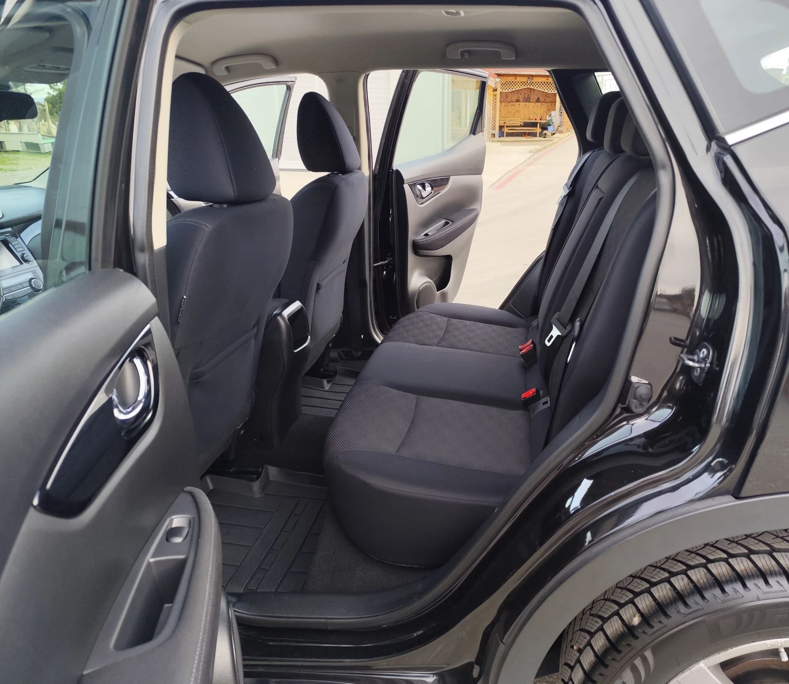 Nissan Qashqai 1.6DCI-4x4LED-NAVI-������-����������-EURO-6 | Mobile.bg � ����������� 11