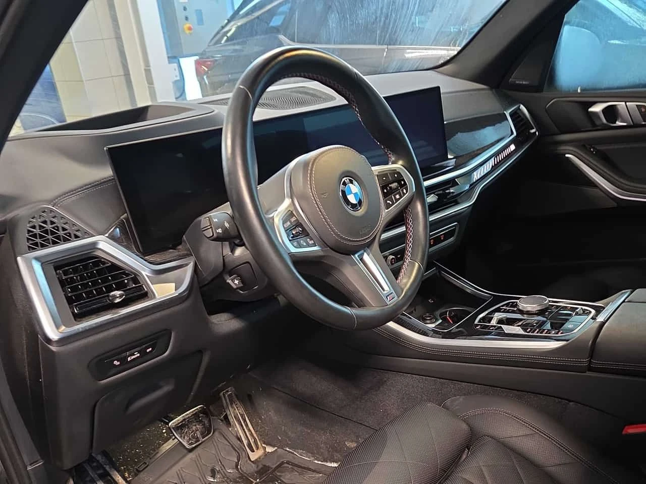 BMW X5 M60i| XDRIVE| DISTRONIC| 360| HUD| HAR/KAR| CARFAX, снимка 7 - Автомобили и джипове - 54016762