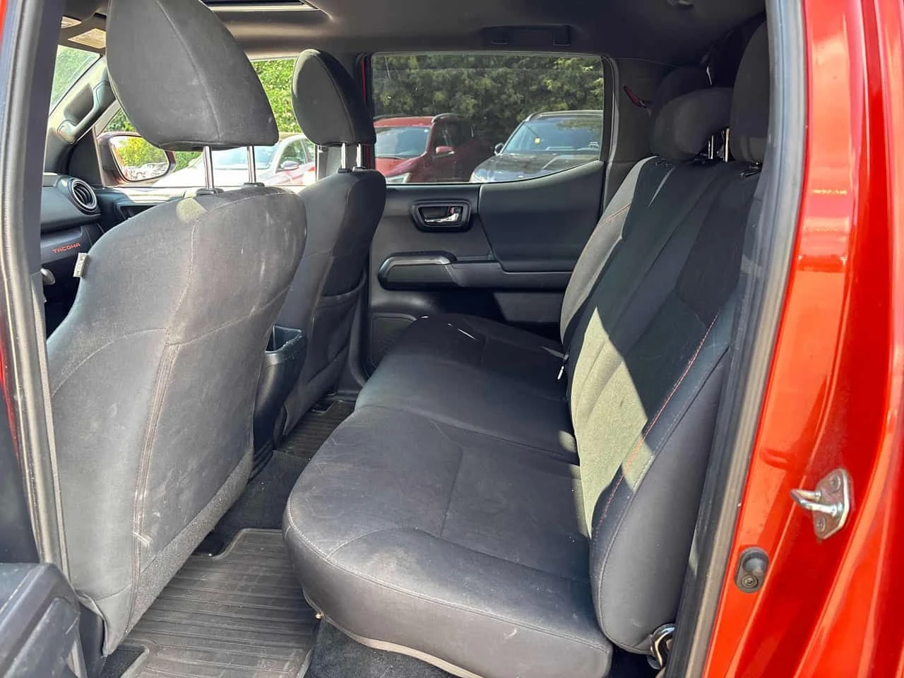 Toyota Tacoma * 4WD Double Cab V6 * CARFAX * ОПЦИЯ ЗА ФИНАНСИРАН, снимка 16 - Автомобили и джипове - 55199940