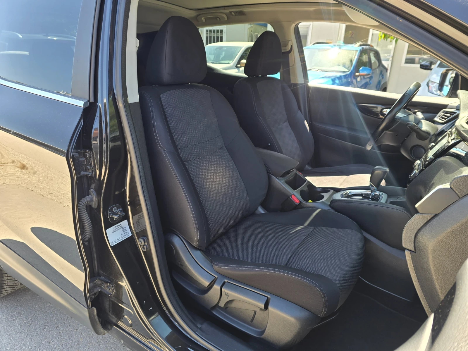 Nissan Qashqai 1.6dci 131к.с Панорама 360 , снимка 14 - Автомобили и джипове - 55461834