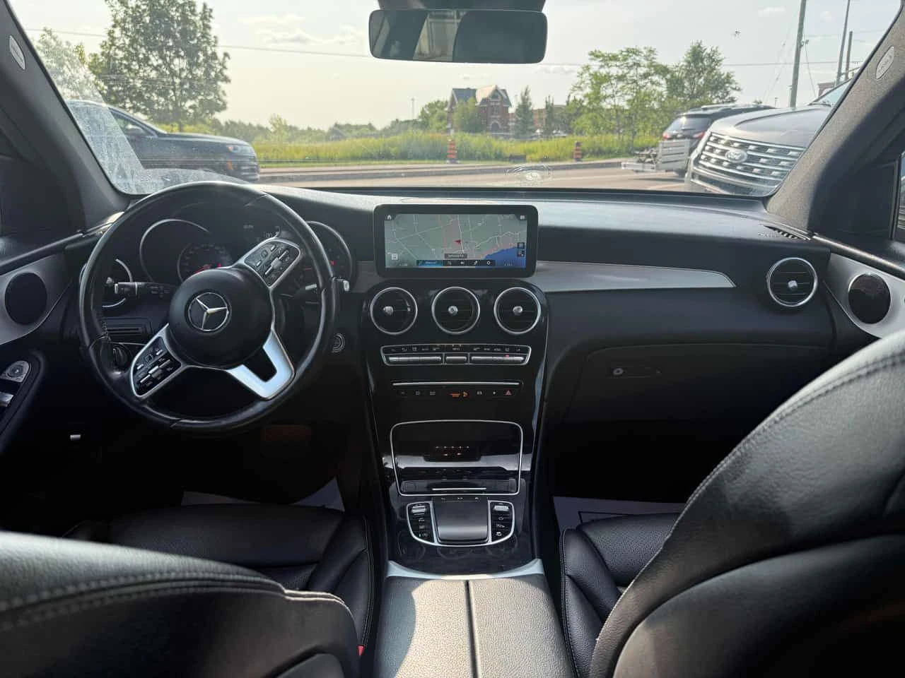 Mercedes-Benz GLC 300 4MATIC | CARFAX | АВТОКРЕДИТ БЕЗ ПЪРВОНАЧАЛНА, снимка 9 - Автомобили и джипове - 55567978