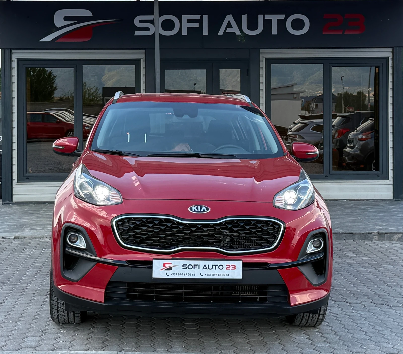Kia Sportage 1.6 CRDI. ОРИГИНАЛНИ КИЛОМЕТРИ. ПЕРФЕКТЕН!, снимка 2 - Автомобили и джипове - 56023435