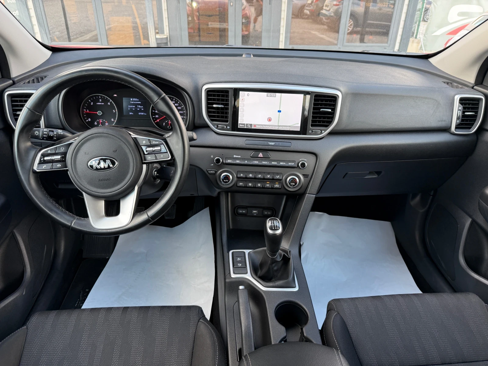 Kia Sportage 1.6 CRDI. ОРИГИНАЛНИ КИЛОМЕТРИ. ПЕРФЕКТЕН!, снимка 6 - Автомобили и джипове - 56023435