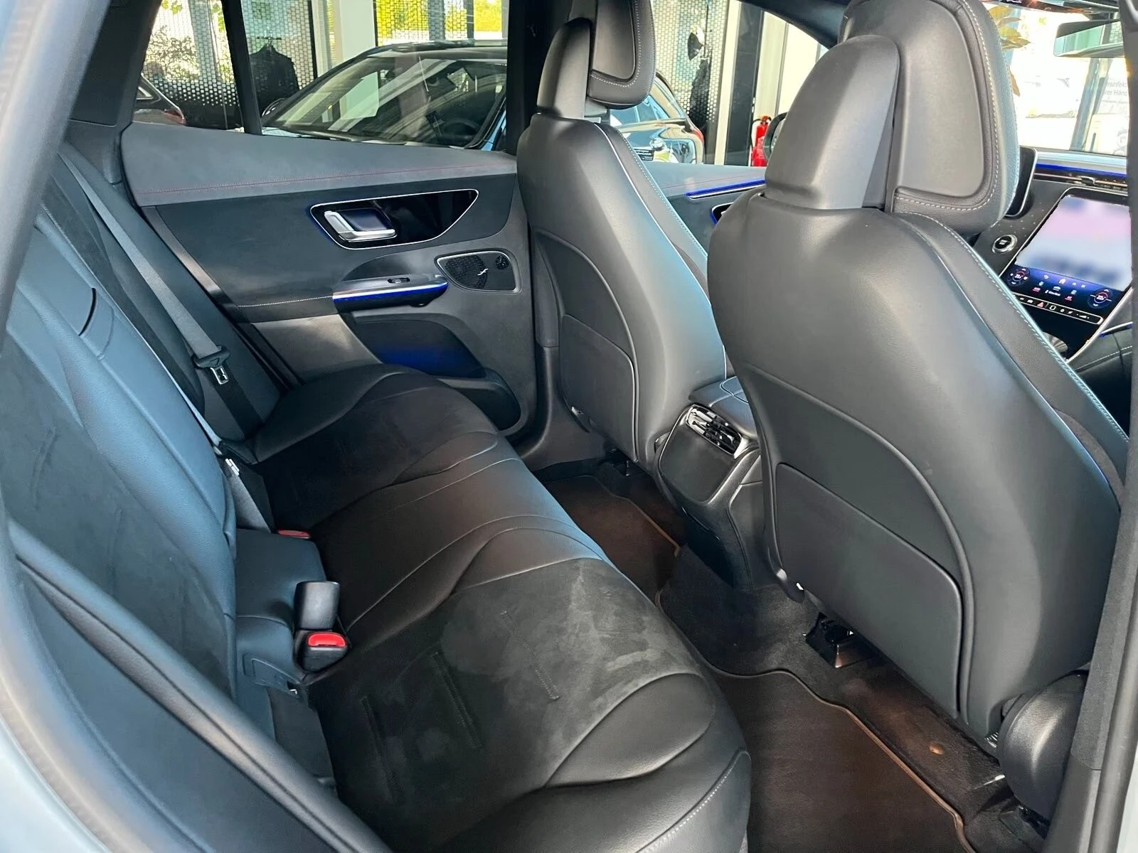 Mercedes-Benz EQE 500 / SUV / 4-MATIC / AMG / NIGHT / AIRMATIC / | Mobile.bg � ����������� 16