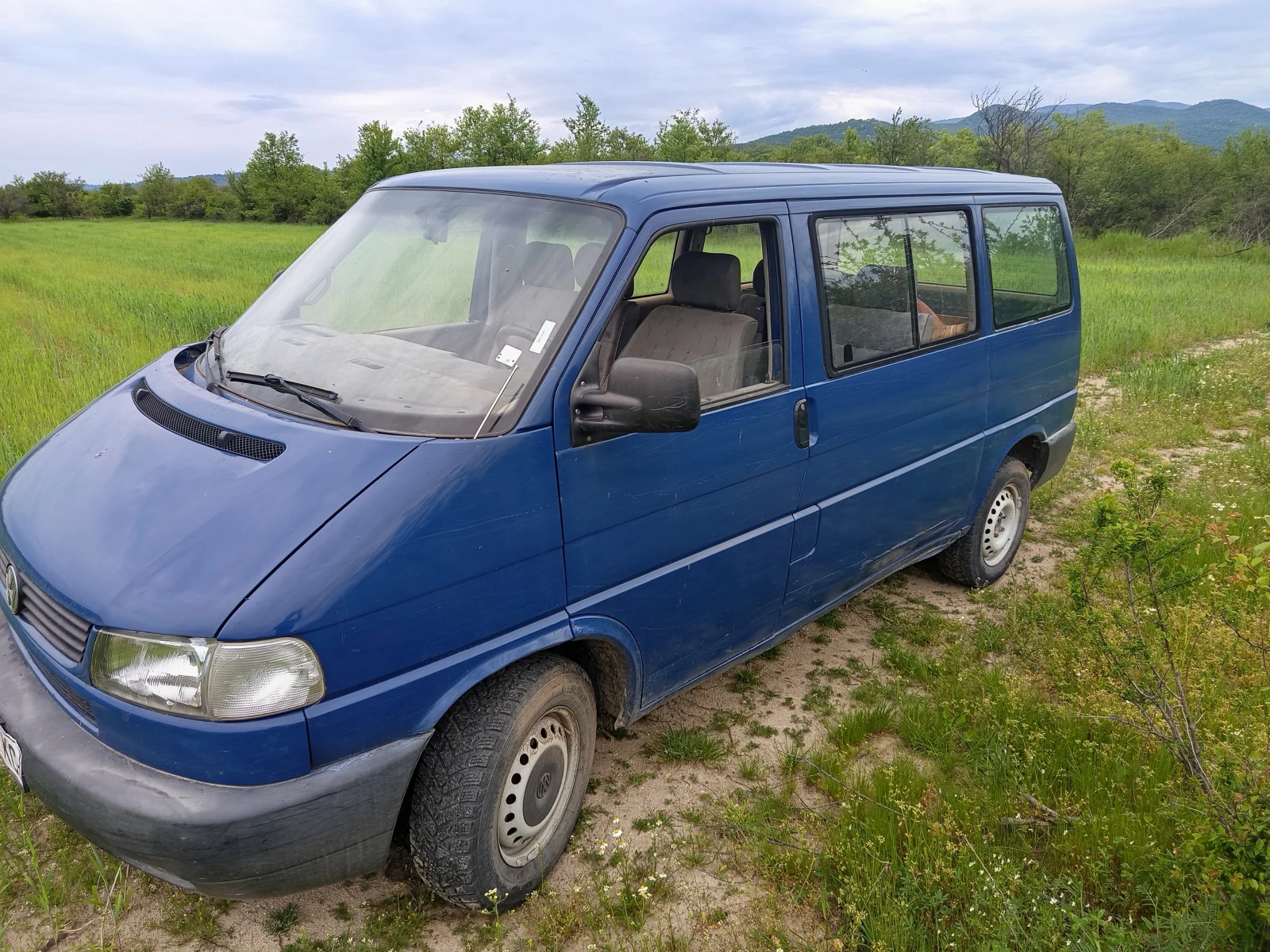 VW Caravelle, снимка 2 - Бусове и автобуси - 55861522