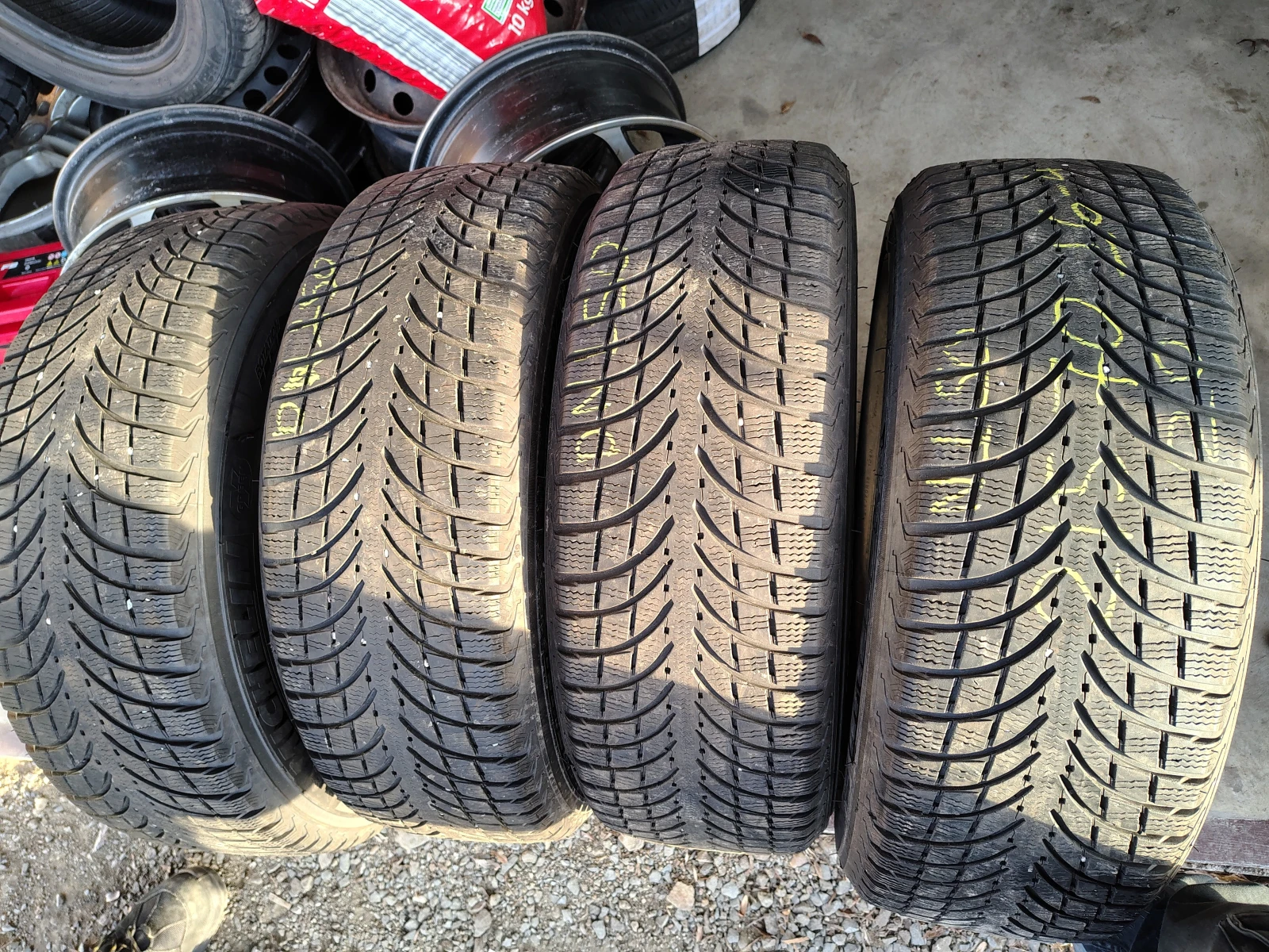 Гуми Зимни 215/70R16